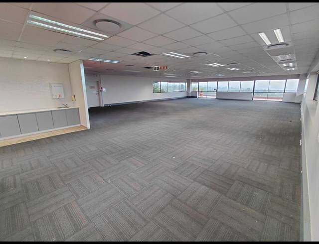 1,960M² OFFICE TO LET IN WOODMEAD
